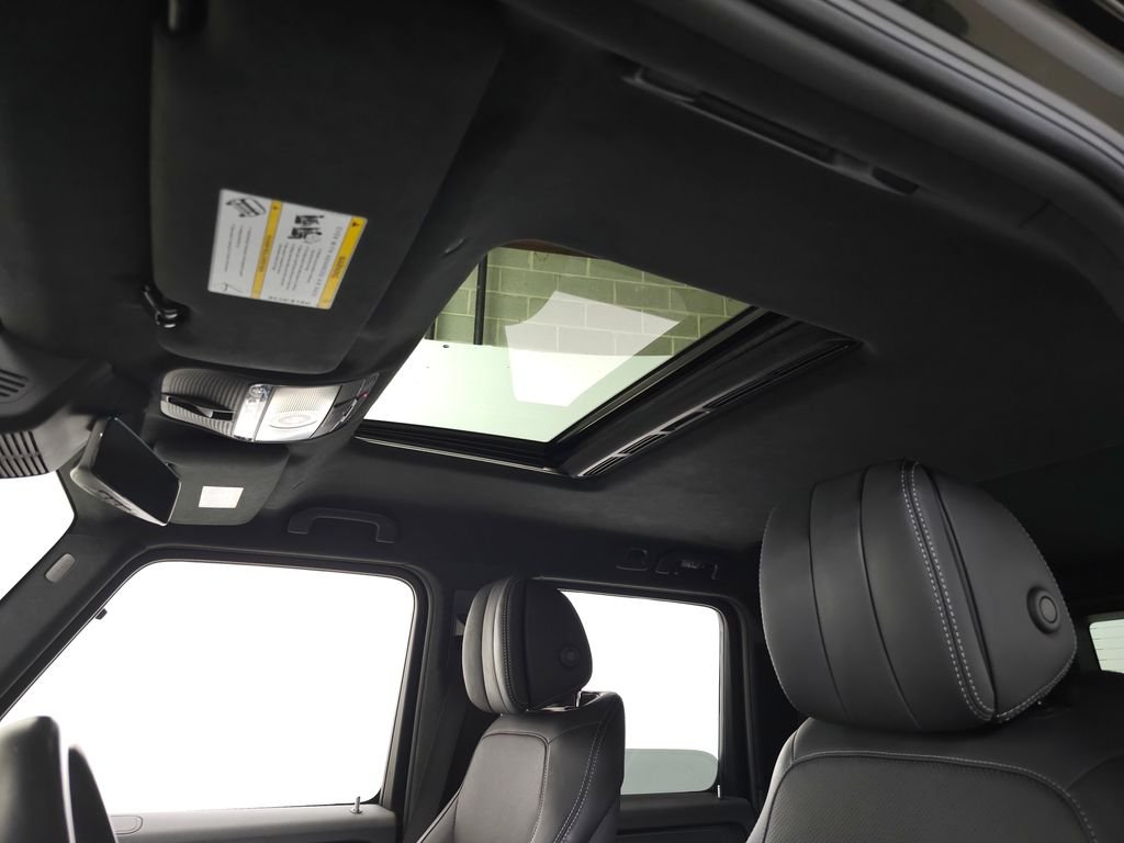 Used 2022  Mercedes-Benz G 550 image 17