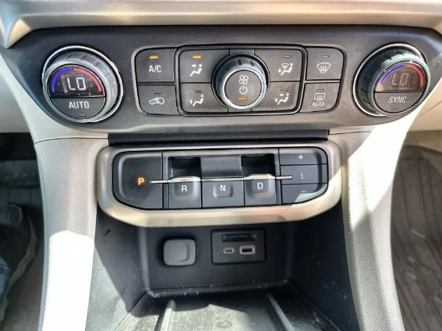 Used 2021 White GMC Denali image 19