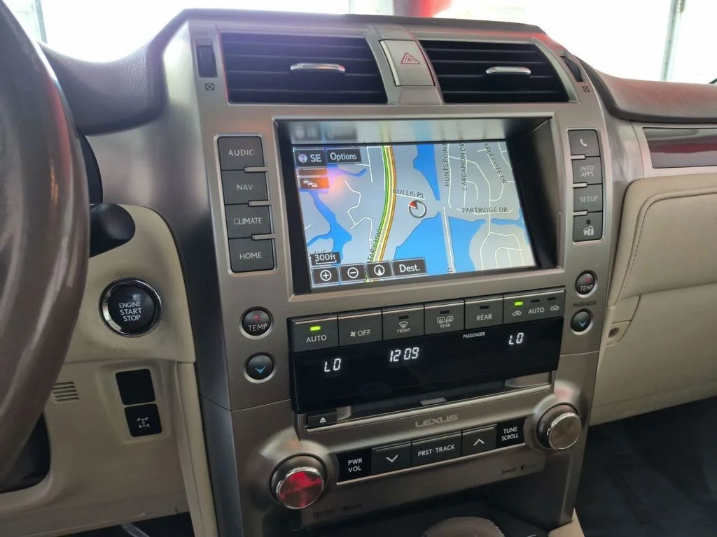 Used 2017  Lexus 460 image 18