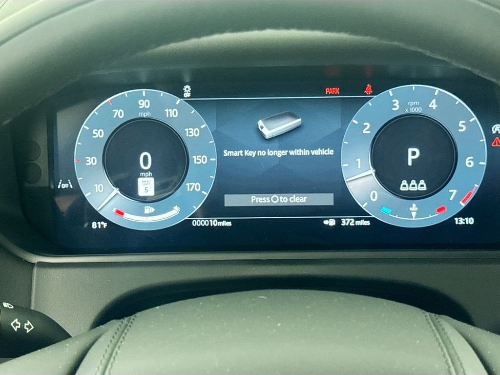 New 2026 Fuji White Land Rover Dynamic SE image 12