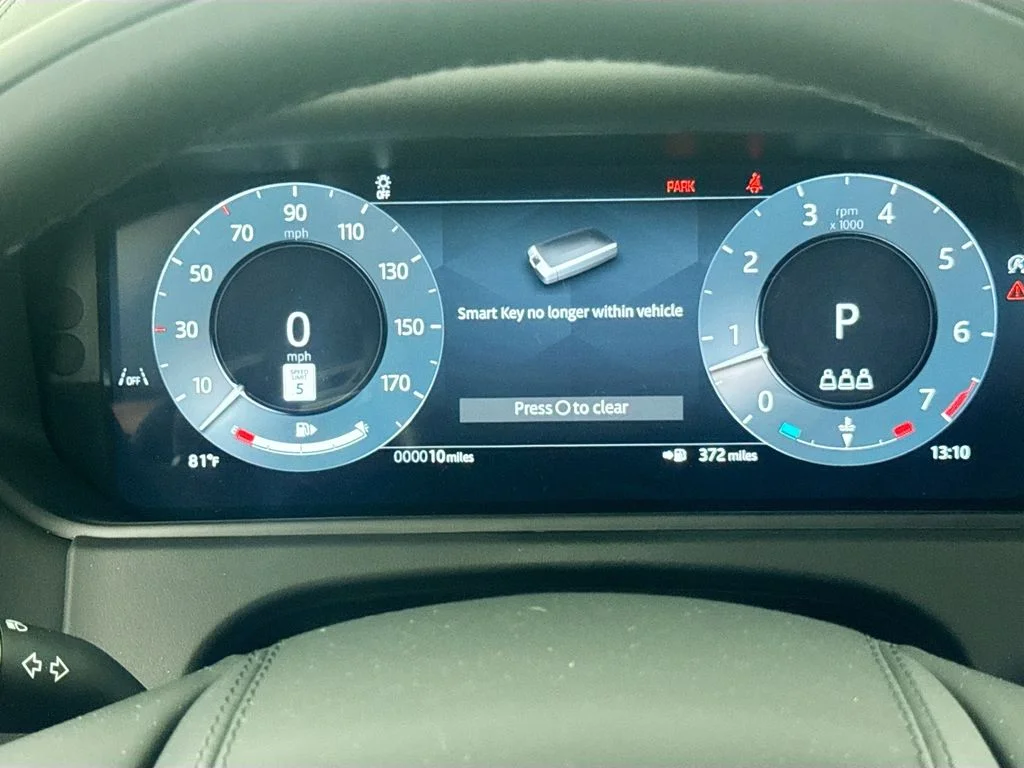 New 2026 Fuji White Land Rover Dynamic SE image 12