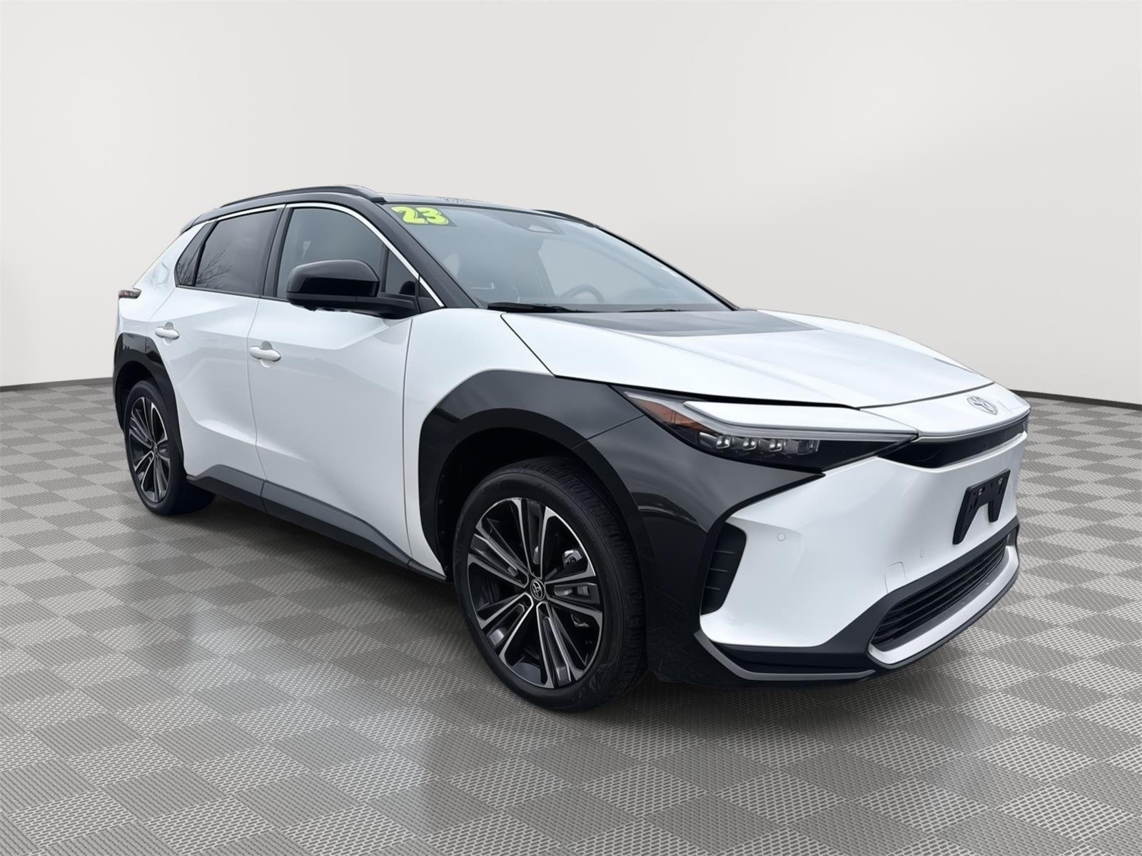 Certified Used 2023 Wind Chill Pearl w/Black Roof Toyota Limited image 1