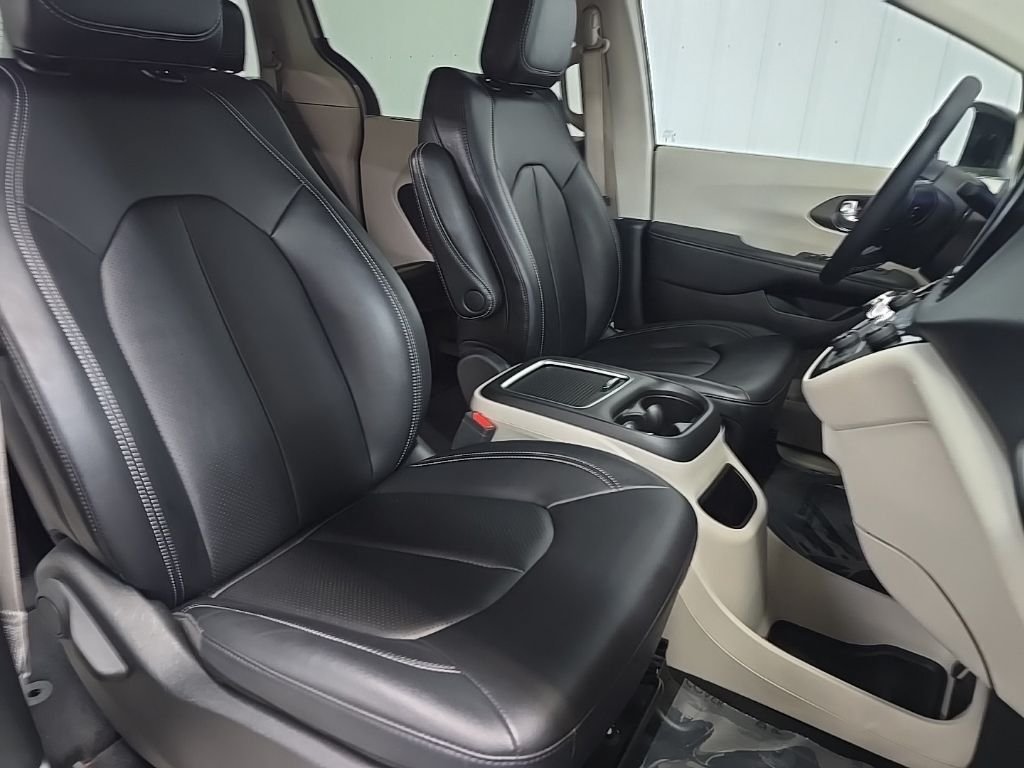 Used 2024 White Chrysler Touring L image 14
