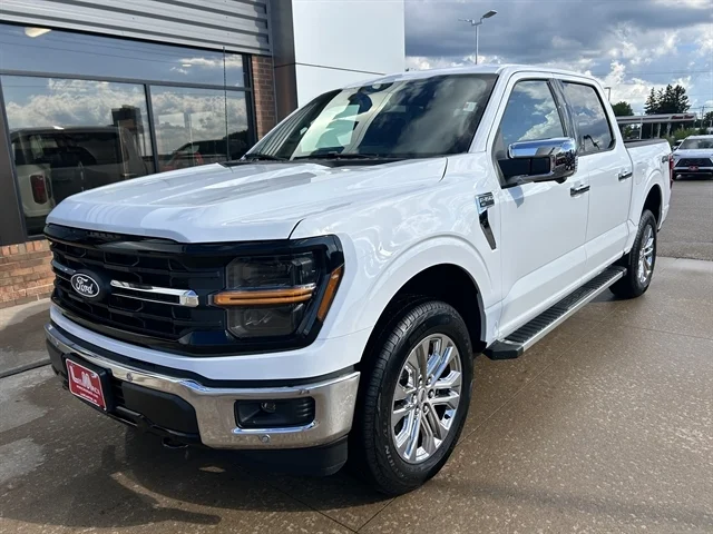 New 2026 Oxford White FORD XLT image 9