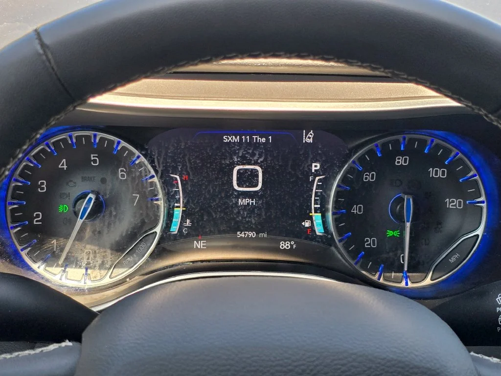 Used 2025 Black Chrysler Select image 31