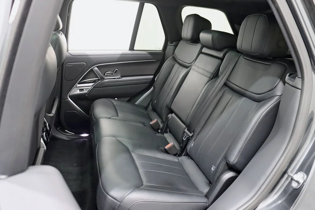 Used 2024 Black Land Rover SE image 31