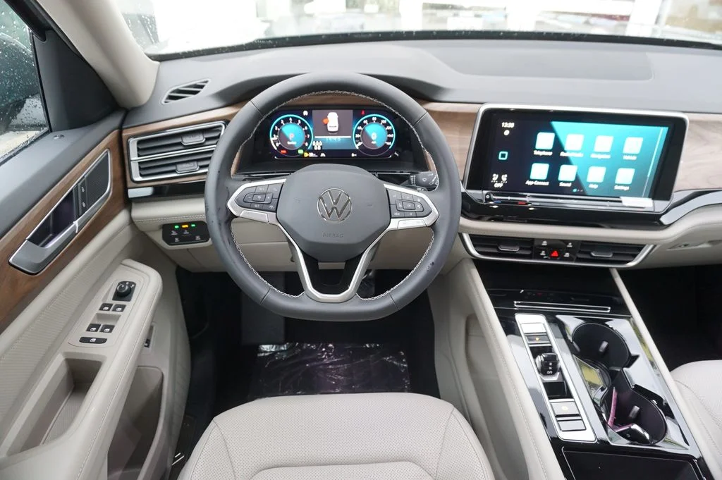 New 2026 Green Volkswagen 2.0T SE w/Technology image 12
