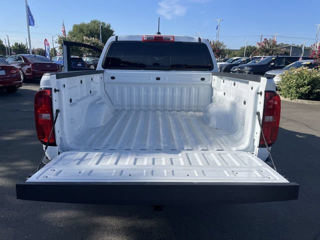 Used 2022 Summit White Chevrolet Z71 image 22