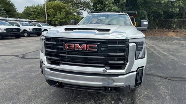 2025 GMC Sierra 3500 Chassis Cab Pro - Photo 35
