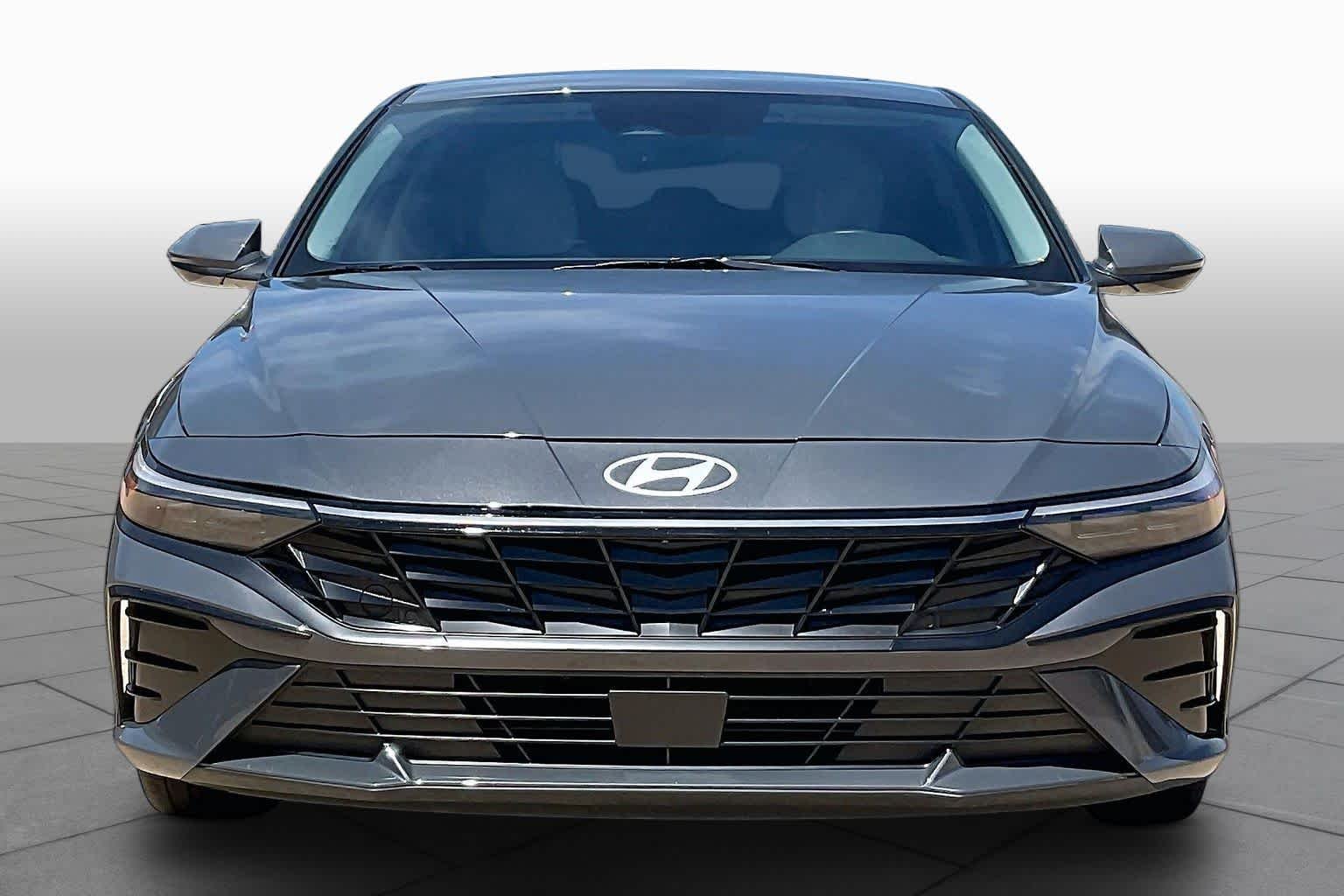 Pre-Owned 2025 Hyundai Elantra Limited