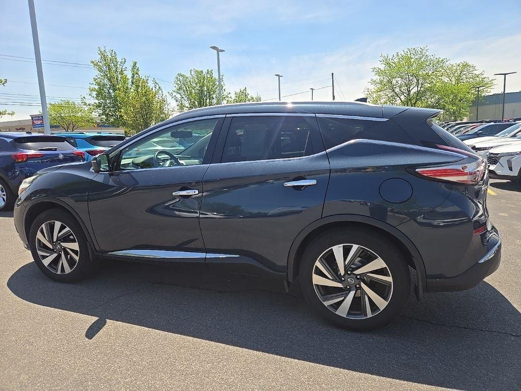 Used 2018 Arctic Blue Nissan Platinum image 3