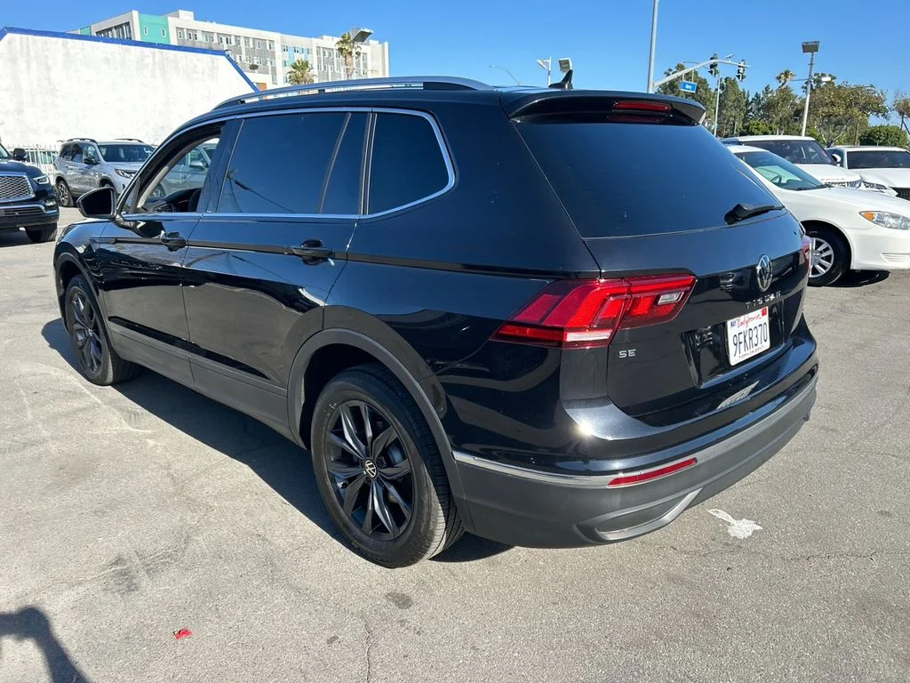 Used 2023 Black Volkswagen 2.0T SE image 4