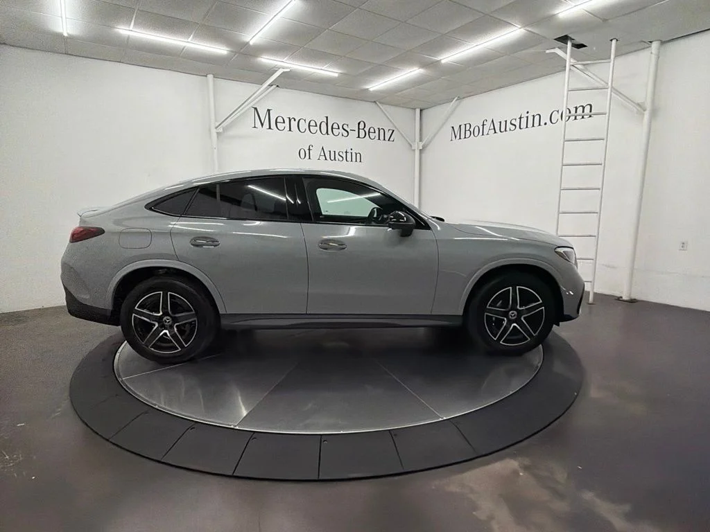 New 2027 White Mercedes-Benz GLC 300 image 8
