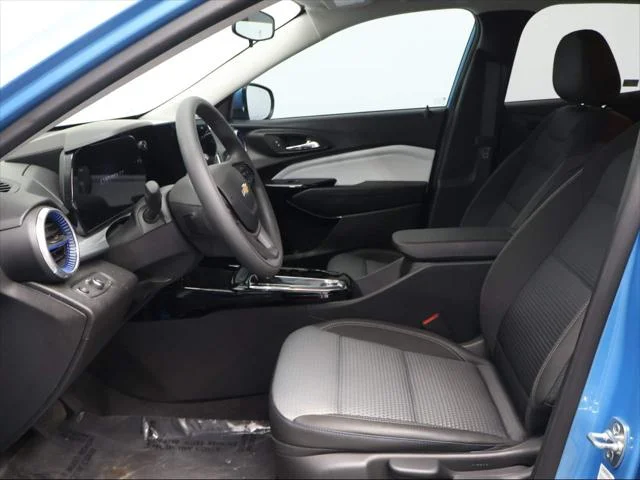 2026 Chevrolet Trax LT - Photo 8