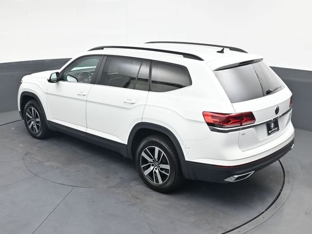 Used 2021  Volkswagen 2.0T SE image 25