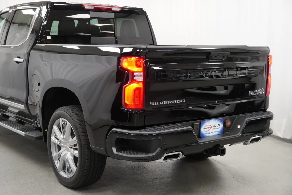 New 2026 Black Chevrolet High Country image 37
