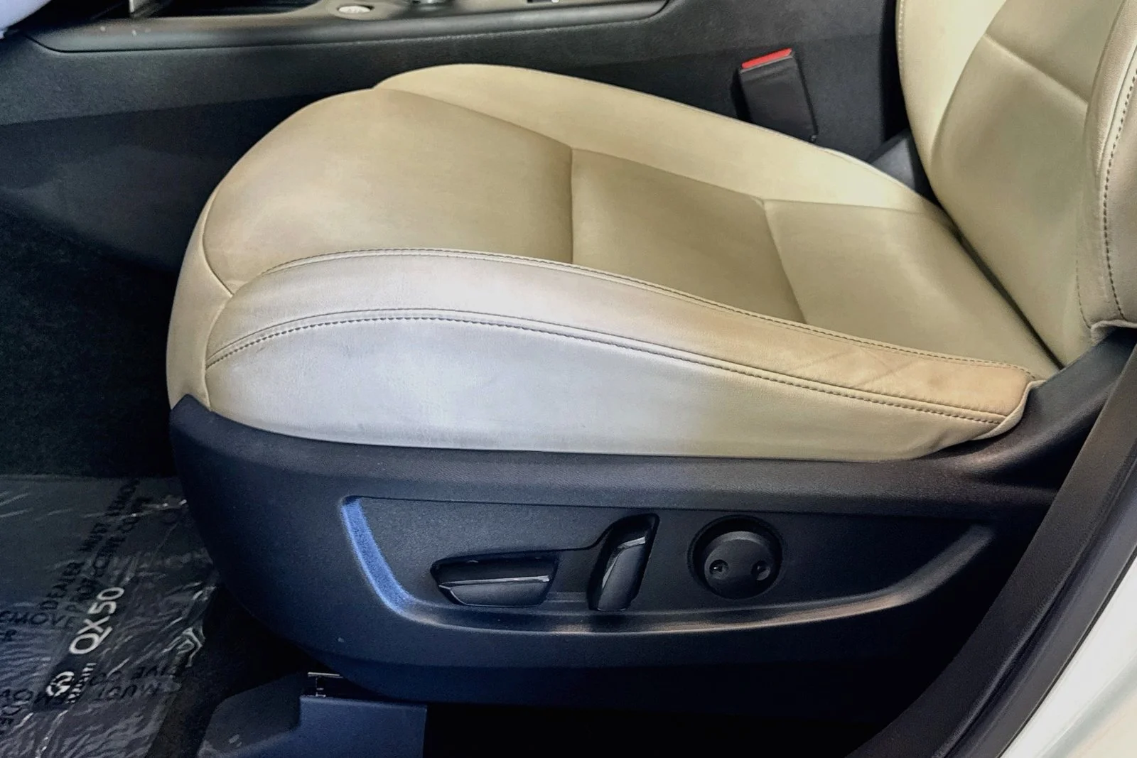 Used 2021 Majestic White INFINITI ESSENTIAL image 18