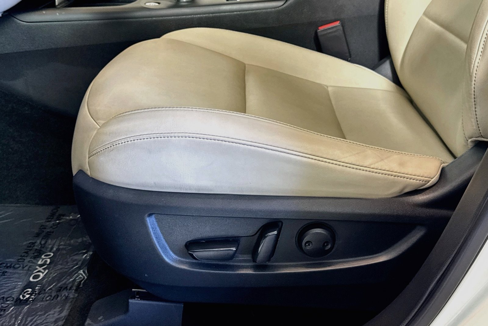 Used 2021 Majestic White INFINITI ESSENTIAL image 18