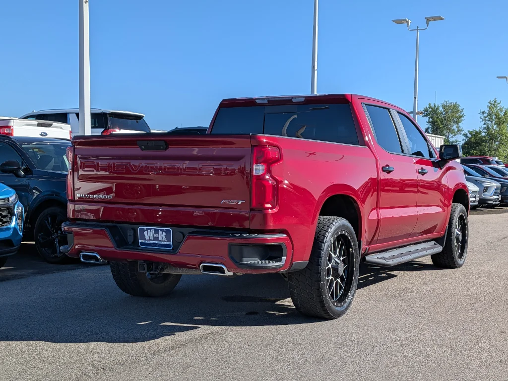 Used 2020 Cajun Red Tintcoat Chevrolet RST image 3