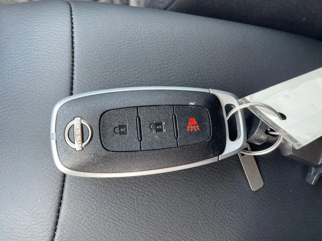 Used 2025 Blue Nissan SV image 29