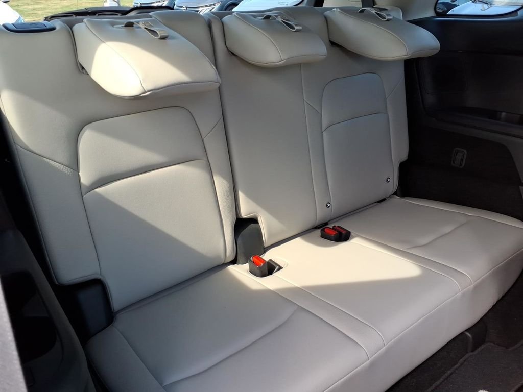 Used 2023 Deep Ocean Blue Nissan SL v6 premium image 34