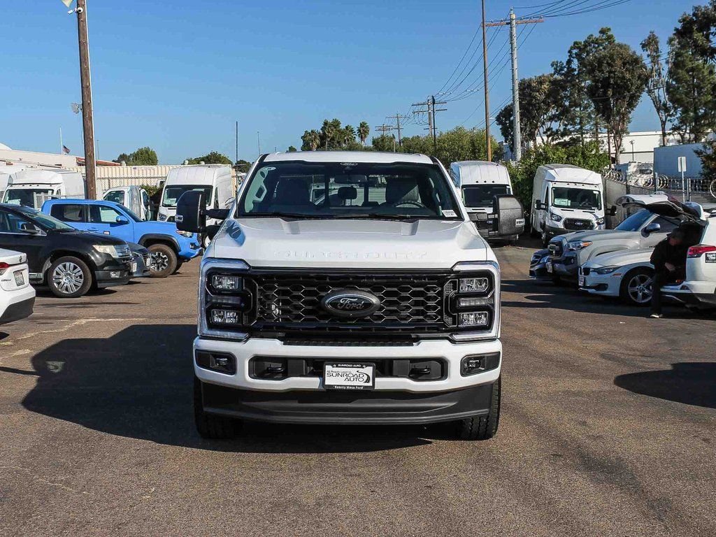 New 2026 Oxford White Ford XLT image 2