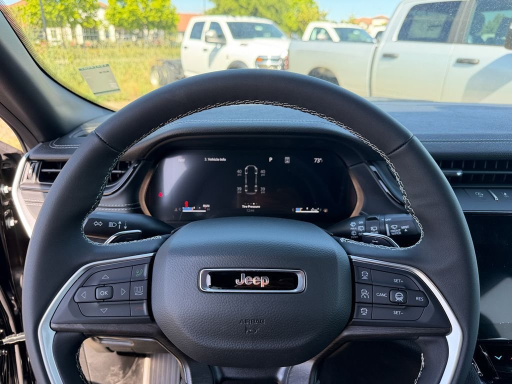 New 2026 Diamond Black Crystal Pearlcoat Jeep Altitude image 13
