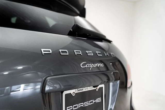 Used 2014  Porsche Diesel Platinum Edition image 48
