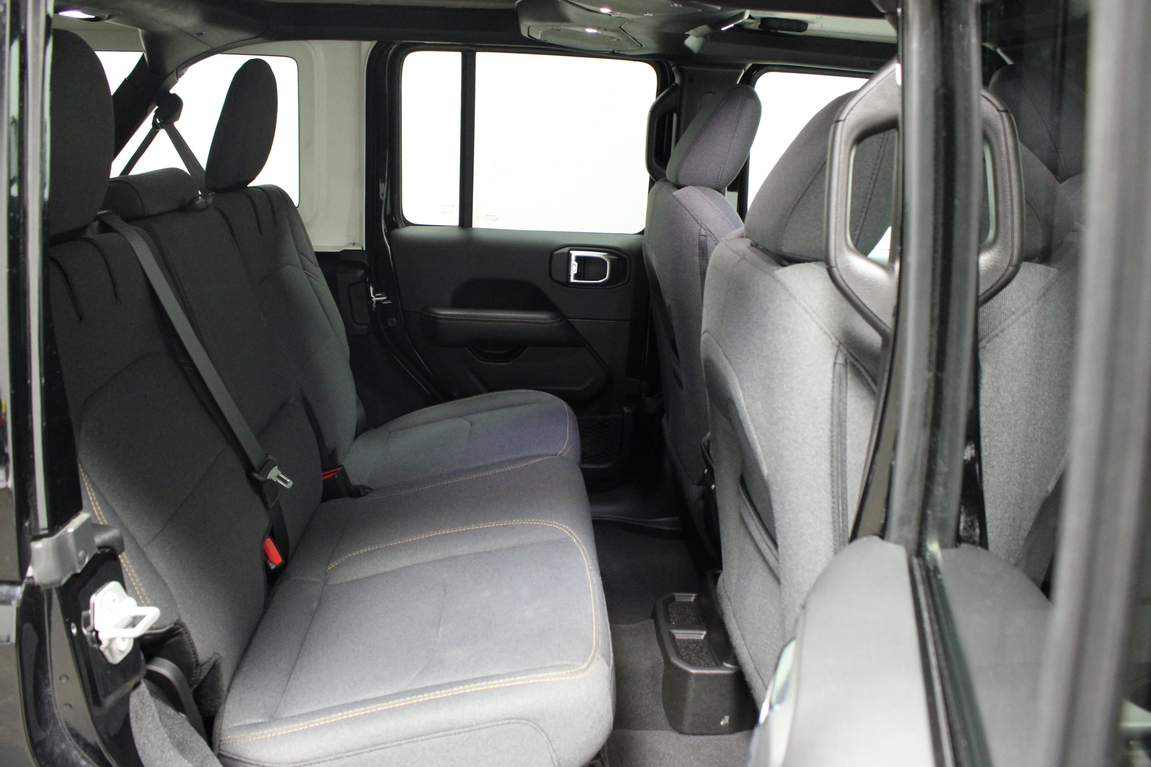 Used 2025 Black Clearcoat Jeep Sahara image 15