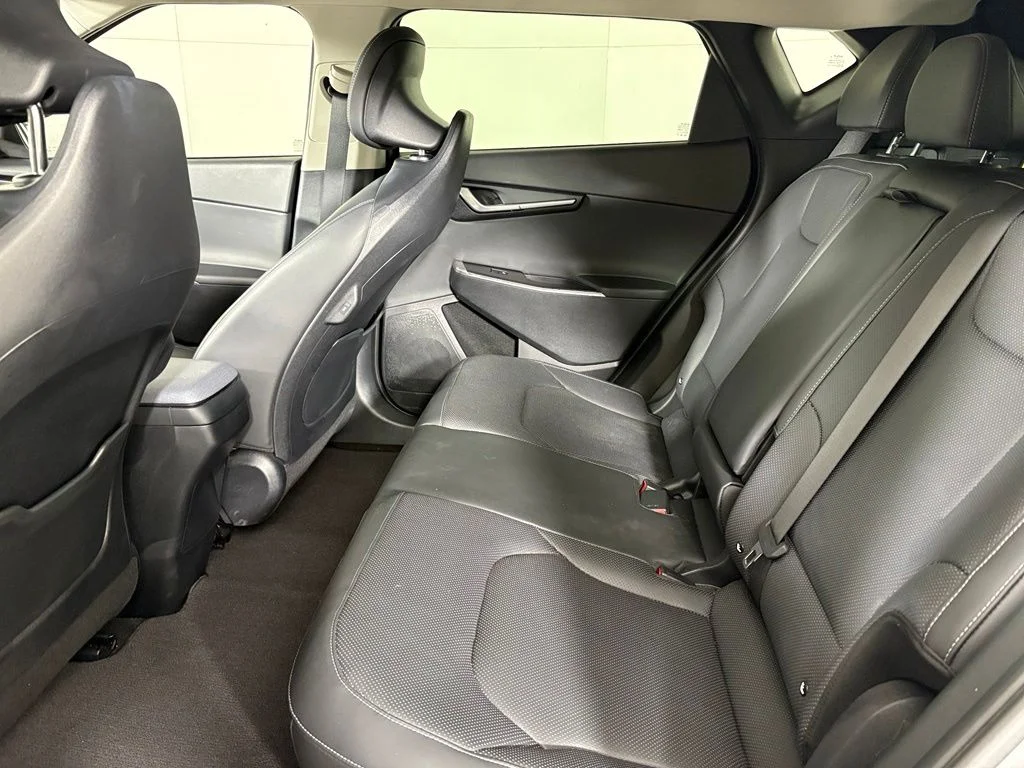 Used 2023 Gray Kia Wind image 39