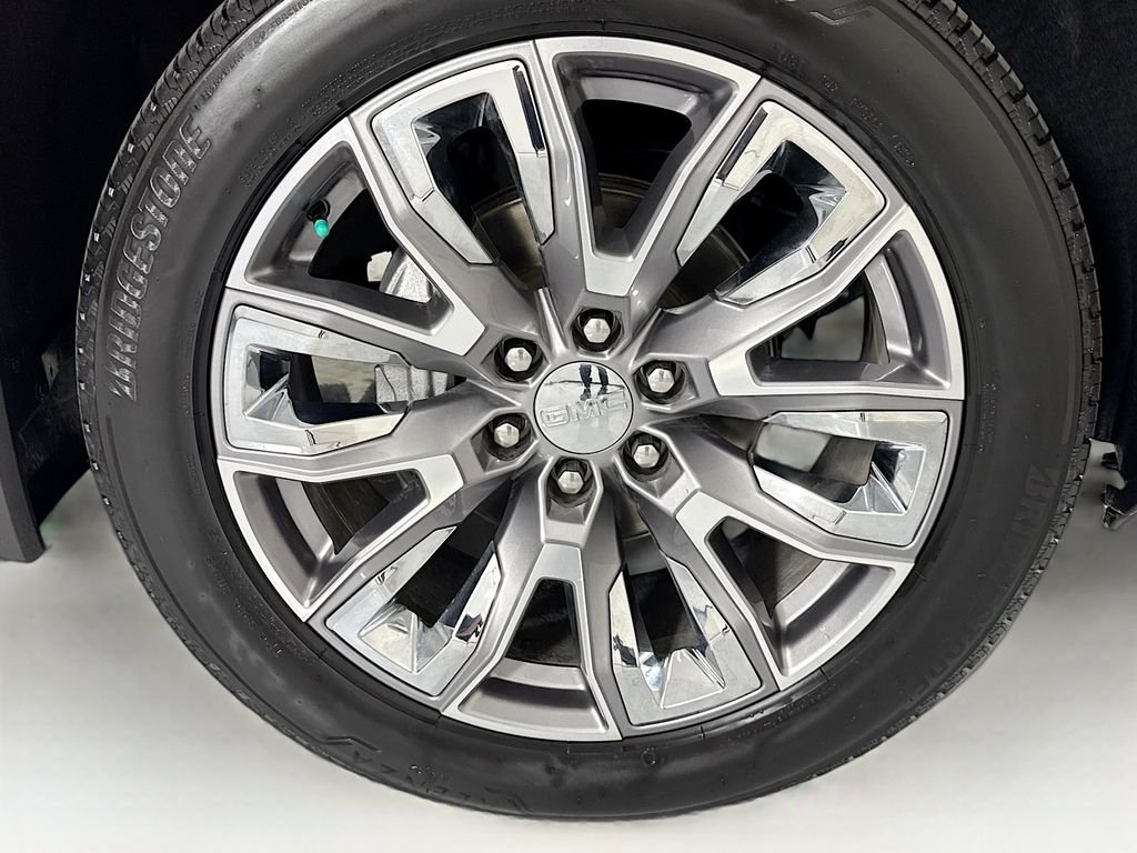 Used 2024 Red GMC Denali image 33
