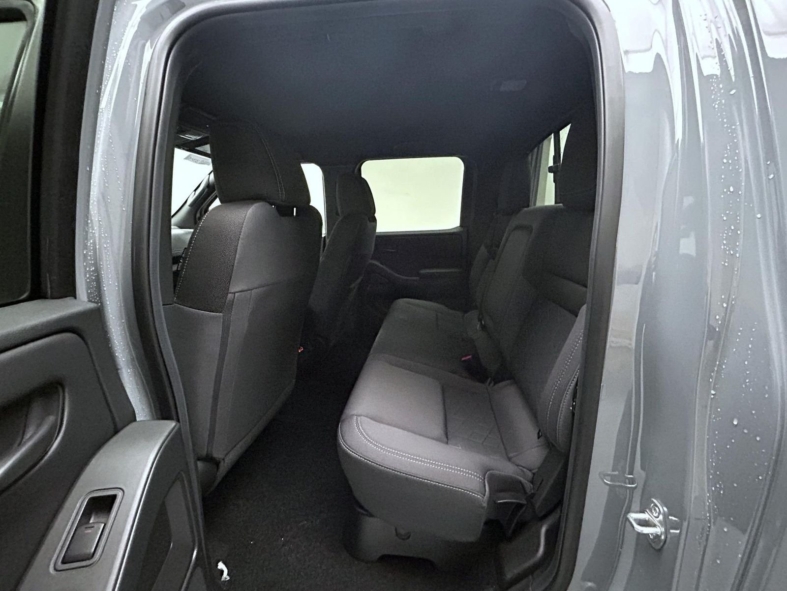 2026 Nissan Frontier SV - Photo 11
