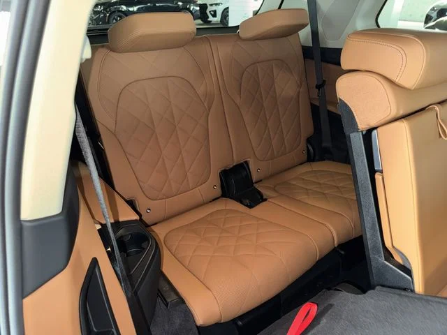 2026 BMW X7 40i - Photo 13