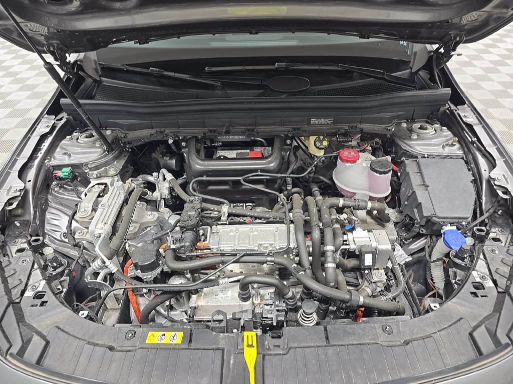 Used 2023 Gray Mercedes-Benz 300 image 15