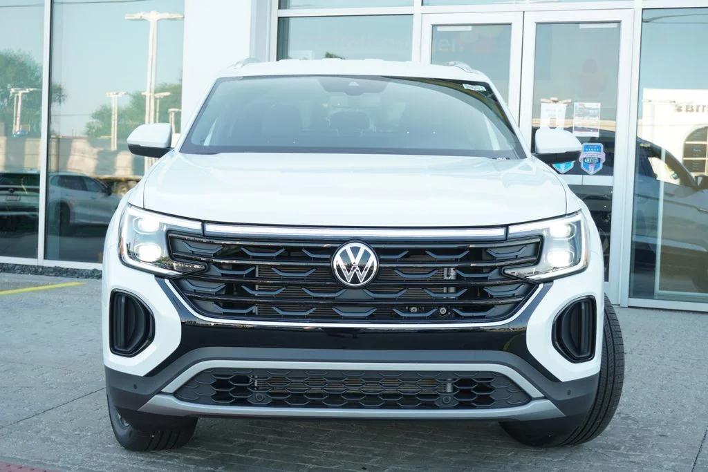New 2026 White/off-white Volkswagen 2.0T SE w/Technology image 6