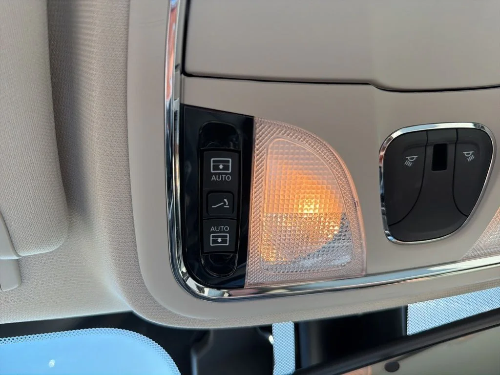 Used 2018 White Jeep Overland image 52