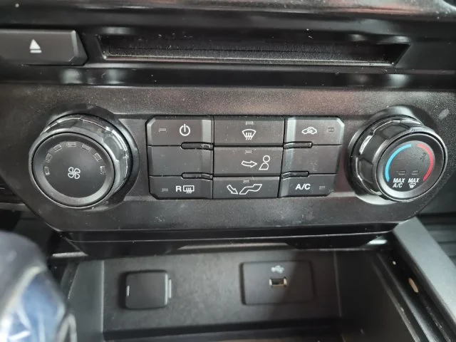 Used 2016 Gray Ford XLT image 16