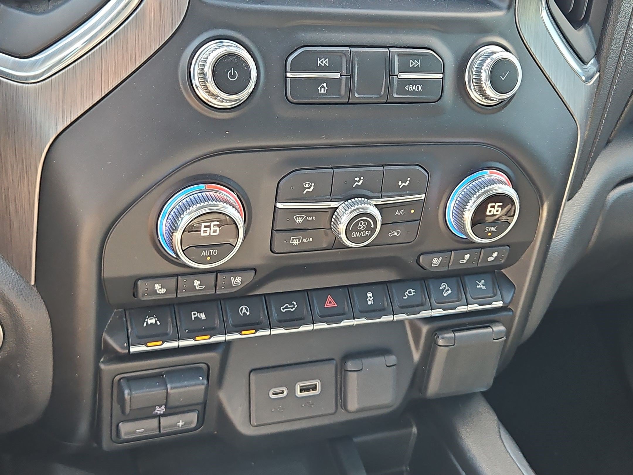 Used 2020 White Frost Tricoat GMC Denali image 23