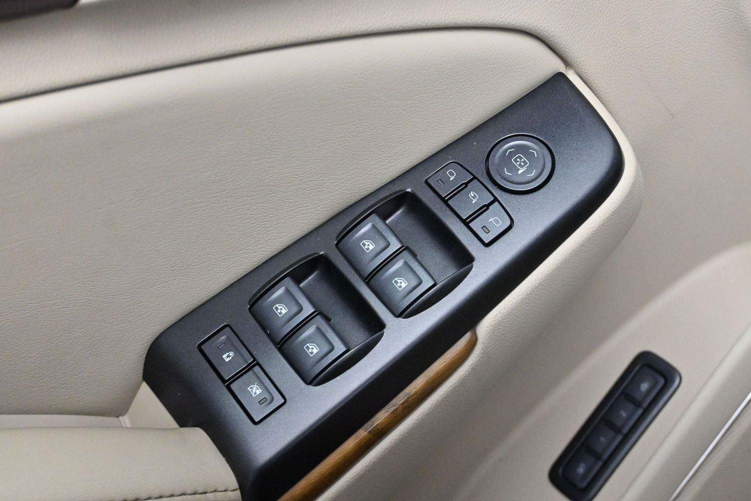 Used 2019 Smokey Quartz Metallic GMC Denali image 11