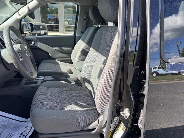 Used 2019 Magnetic Black Nissan  image 10