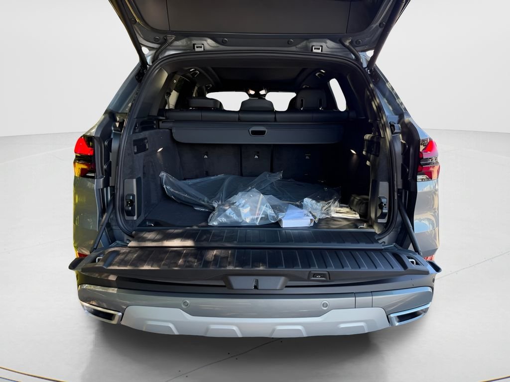 New 2026 Skyscraper Grey Metallic BMW xDrive40i image 24