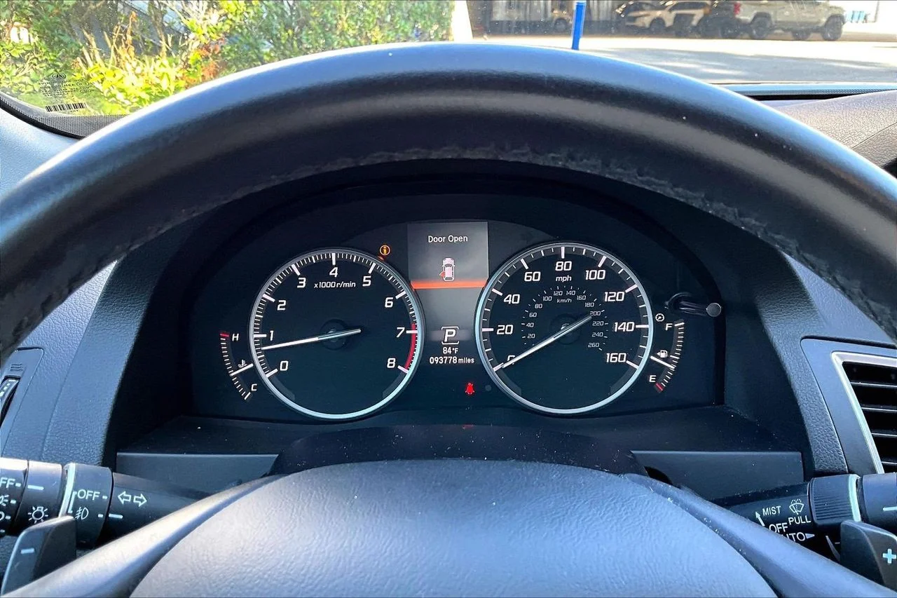 Used 2018  Acura Advance Package image 10