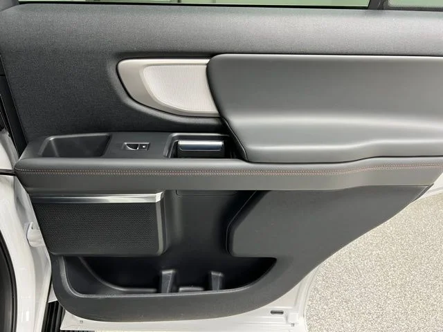 Used 2025 White Ford Active image 47