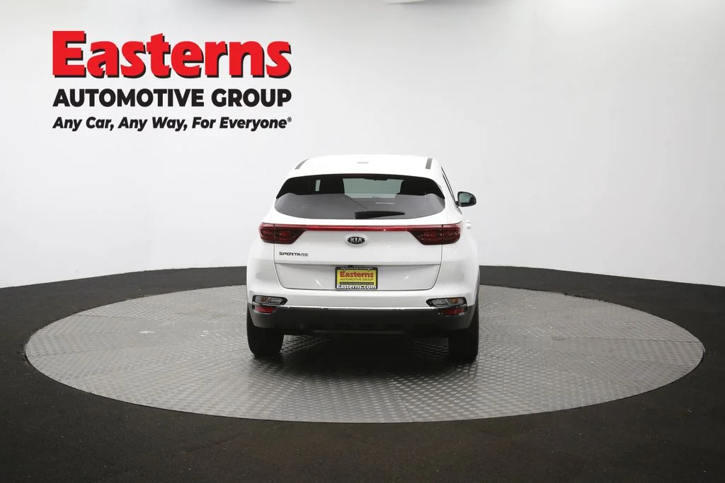 Used 2022 White Kia LX image 31
