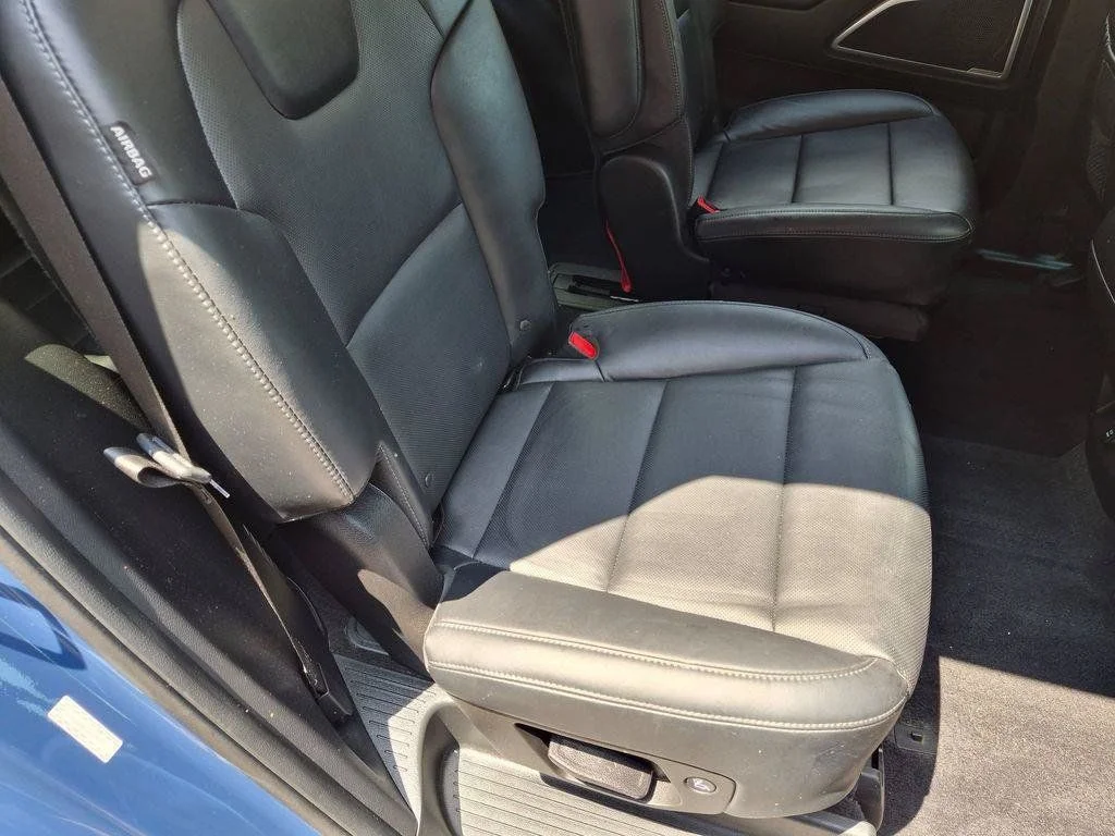 Used 2023 Black Kia S image 27