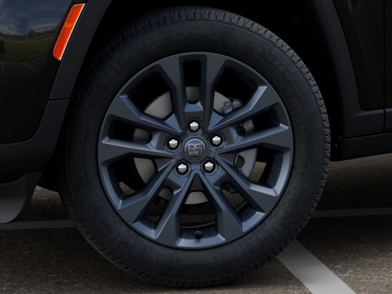 New 2026 Diamond Black Crystal Pearl-Coat Exterior Paint Jeep  image 8