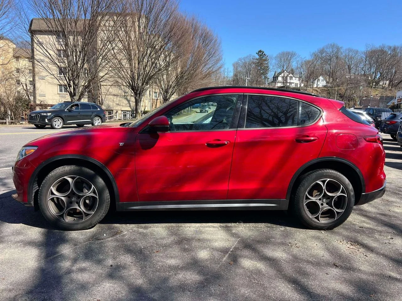 Used 2022 Alfa Rosso Alfa Romeo Ti AWD image 35