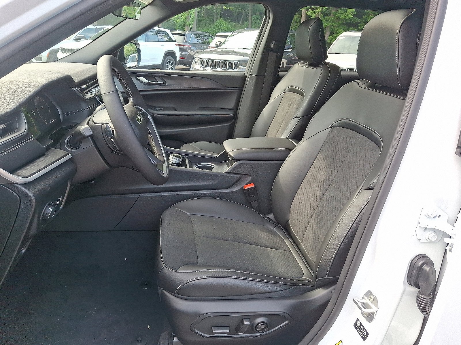 2025 Jeep Grand Cherokee L Altitude - Photo 8