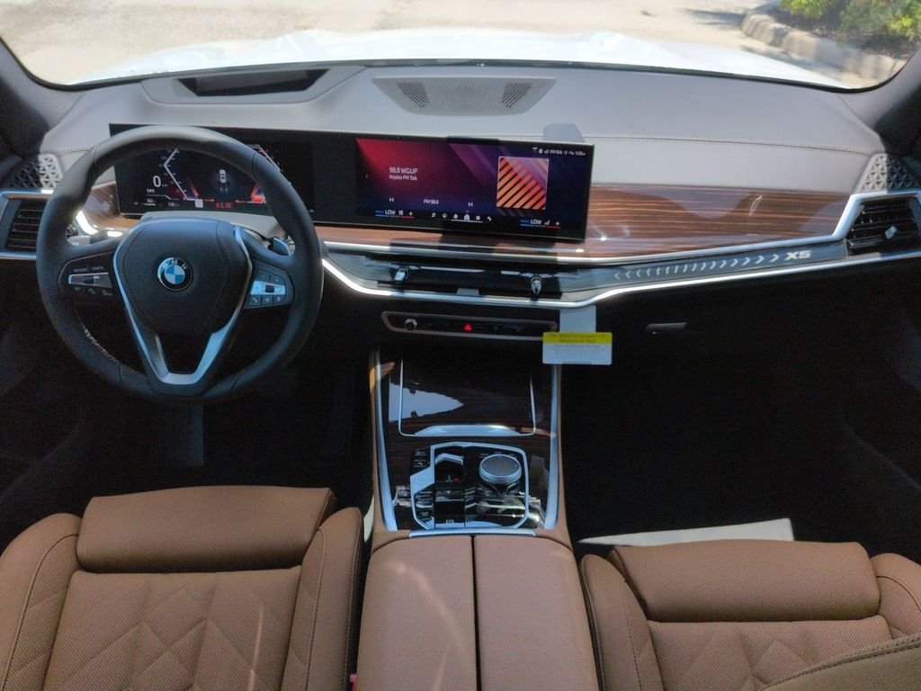 New 2026 Alpine White BMW xDrive40i image 15