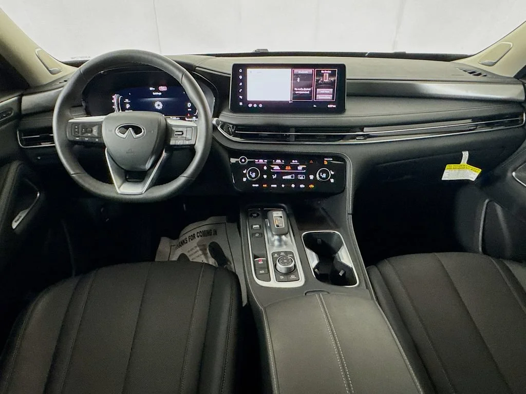 Certified Used 2026 White INFINITI LUXE image 28